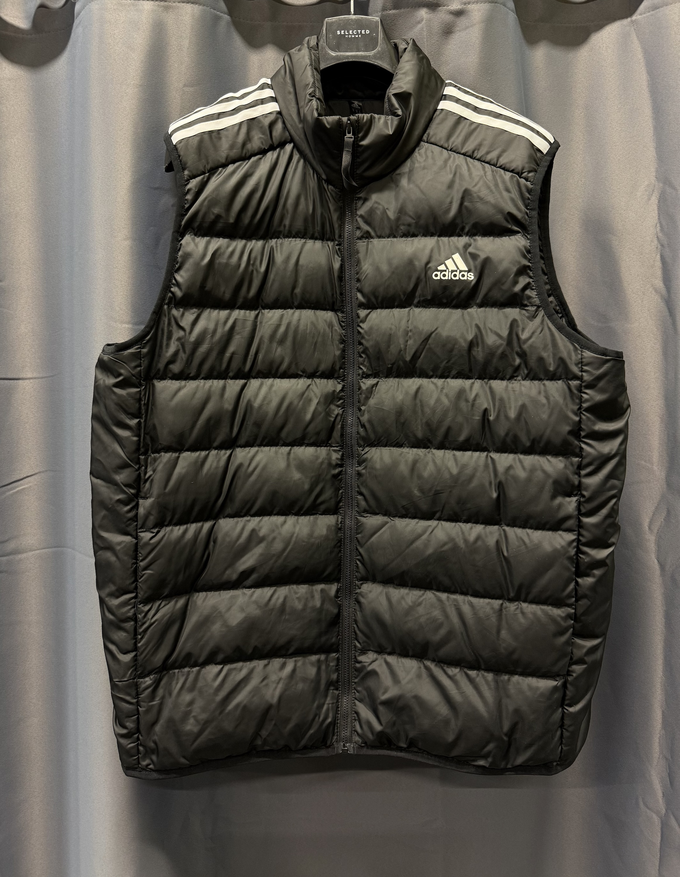 Adidas liivi